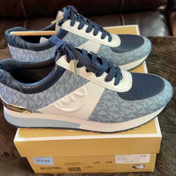 Michael Kors Allie Trainer - Picture 3 of 5